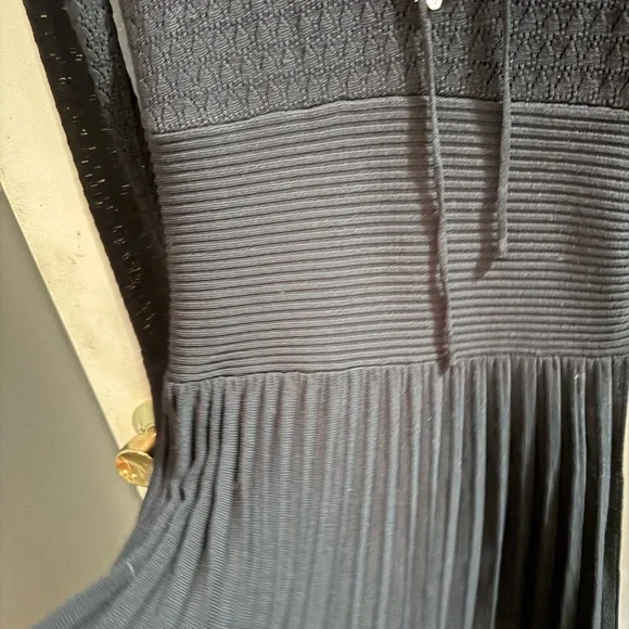 LaceMade Symphony of Blossom Knit Dress - Picture 7 of 11